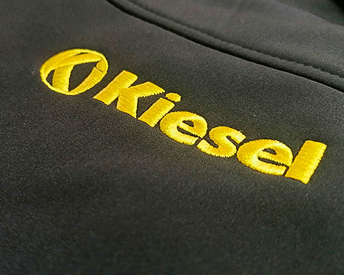 Hochwertiger Stick auf Kiesel Workwear